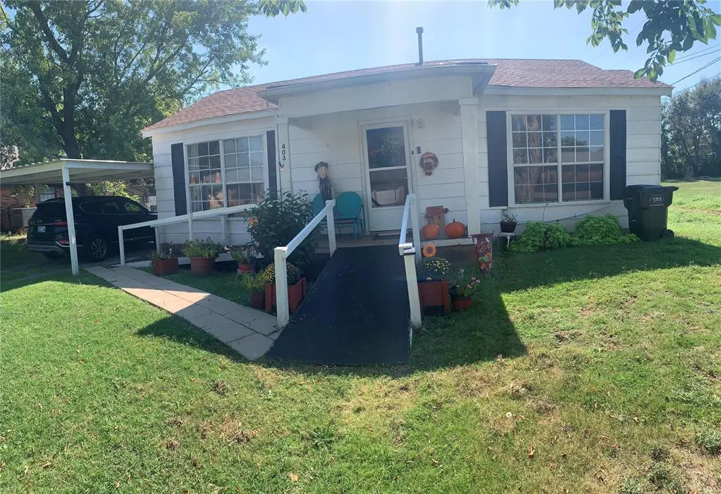 Photo 2 — 405 W Ponjo Avenue, Fort Cobb, OK 73038