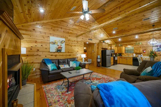 Photo 5 — 141 Lost Oaks Trail, Broken Bow, OK 74728