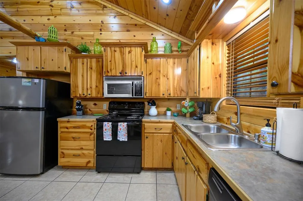 Photo 9 — 141 Lost Oaks Trail, Broken Bow, OK 74728