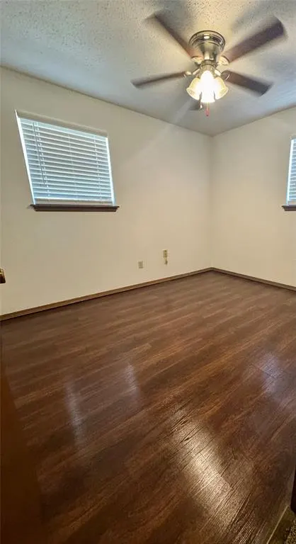 Photo 13 — 521 SW 71st Street, Oklahoma City, OK 73139