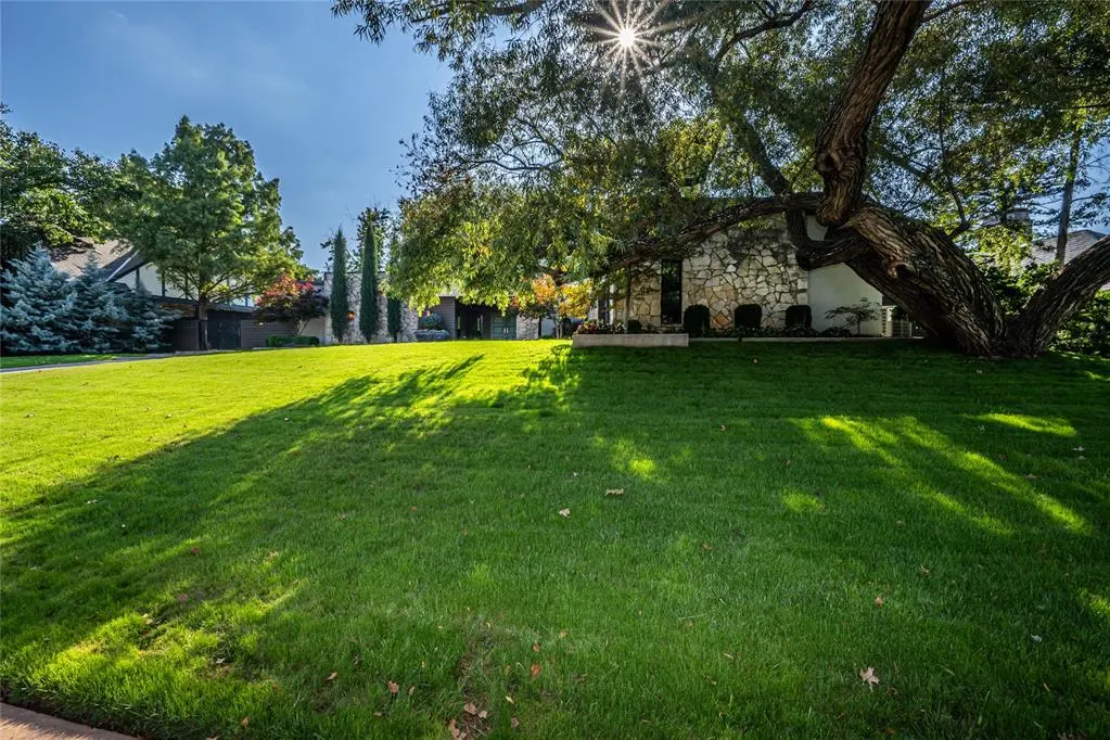 Photo 5 — 1232 Glenbrook Drive, Oklahoma City, OK 73118