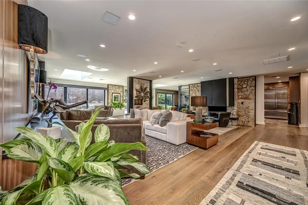 Photo 9 — 1232 Glenbrook Drive, Oklahoma City, OK 73118