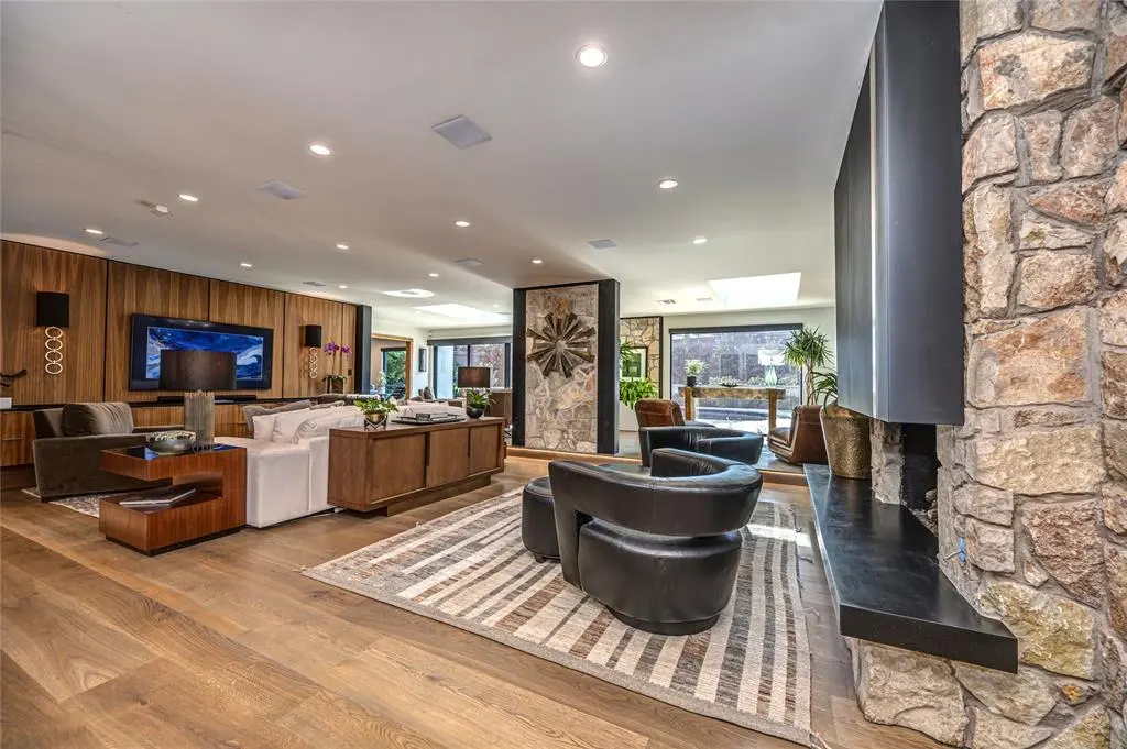 Photo 10 — 1232 Glenbrook Drive, Oklahoma City, OK 73118
