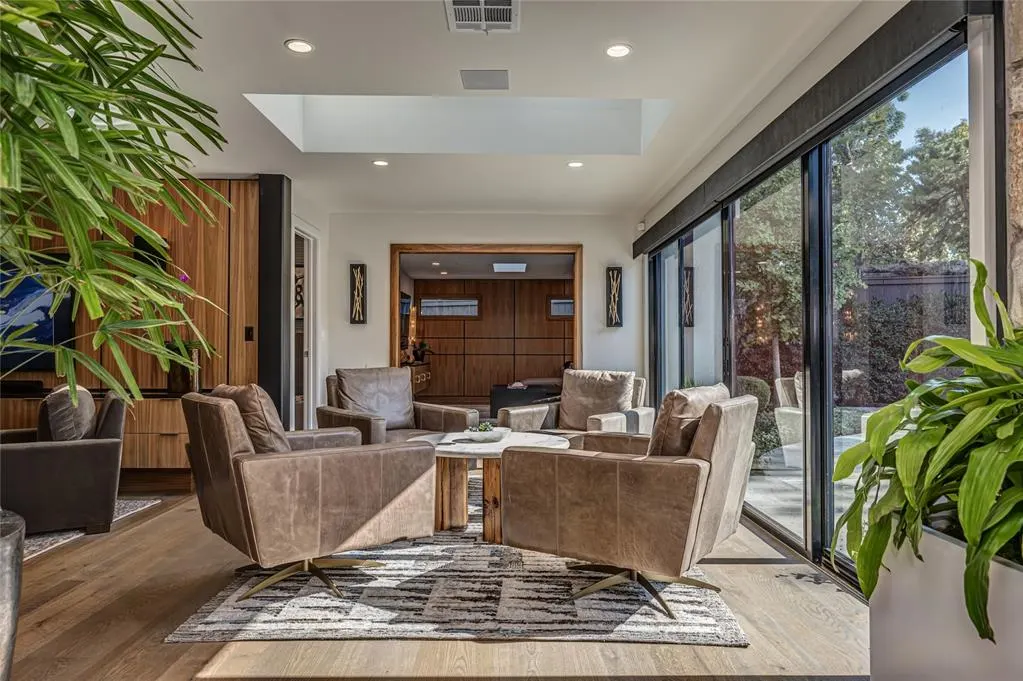 Photo 14 — 1232 Glenbrook Drive, Oklahoma City, OK 73118