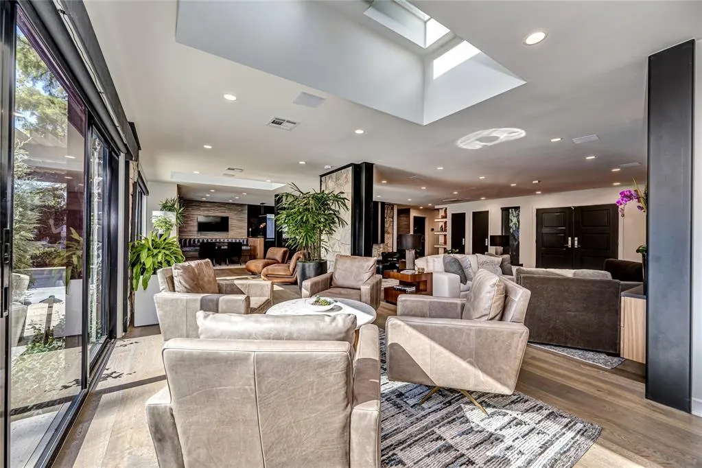 Photo 15 — 1232 Glenbrook Drive, Oklahoma City, OK 73118