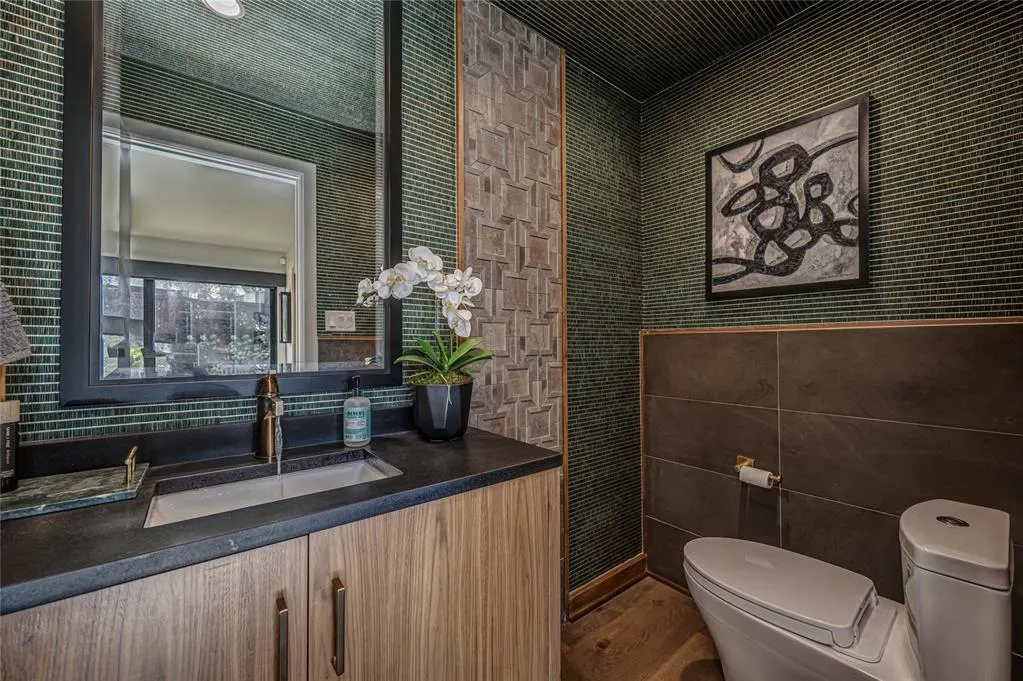 Photo 16 — 1232 Glenbrook Drive, Oklahoma City, OK 73118
