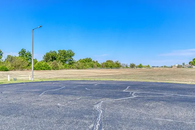 Photo 6 — 4201 Shoreline Drive, Norman, OK 73026