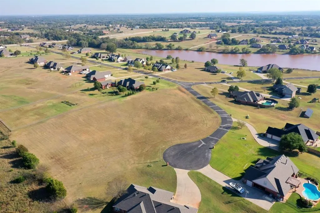 Photo 16 — 4201 Shoreline Drive, Norman, OK 73026