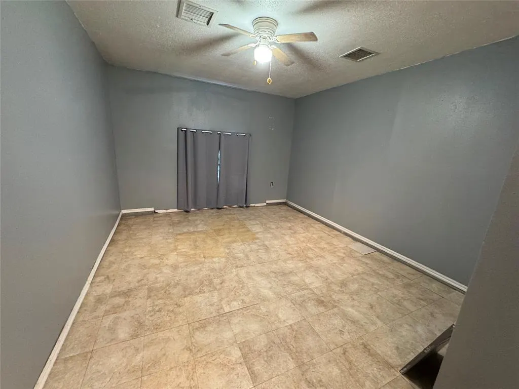 Photo 9 — 1607 Fieldstone, Tecumseh, OK 74873