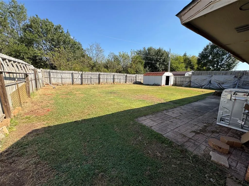 Photo 18 — 1607 Fieldstone, Tecumseh, OK 74873