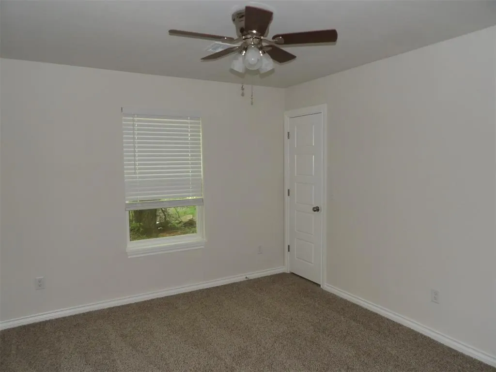 Photo 5 — 1737 NE 11th Street, Oklahoma City, OK 73117