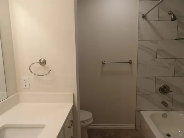 Photo 7 — 1737 NE 11th Street, Oklahoma City, OK 73117