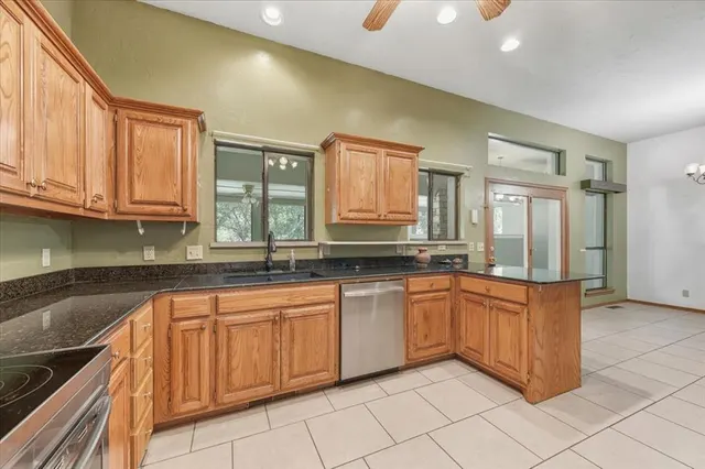 Photo 8 — 14674 Fontella Lane, Edmond, OK 73034