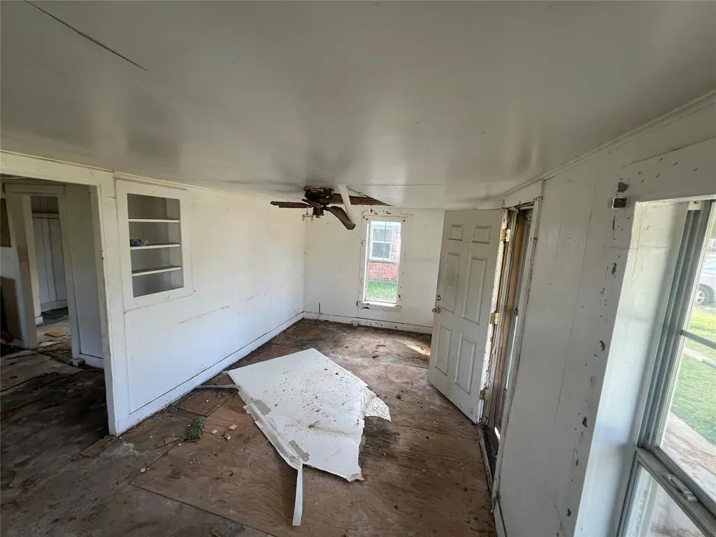 Photo 2 — 320 E 1st Street, Stroud, OK 74079