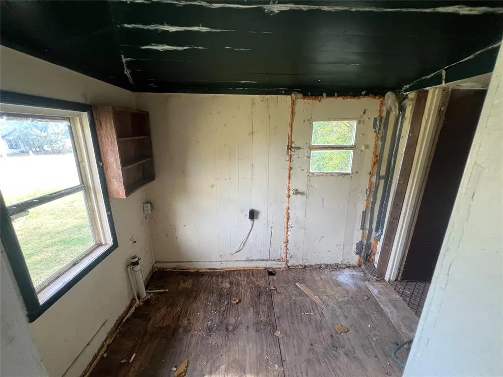 Photo 5 — 320 E 1st Street, Stroud, OK 74079