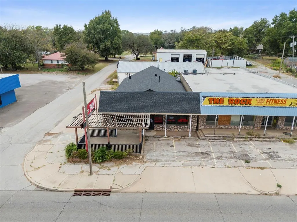 Photo 4 — 327 S Green Avenue, Purcell, OK 73080