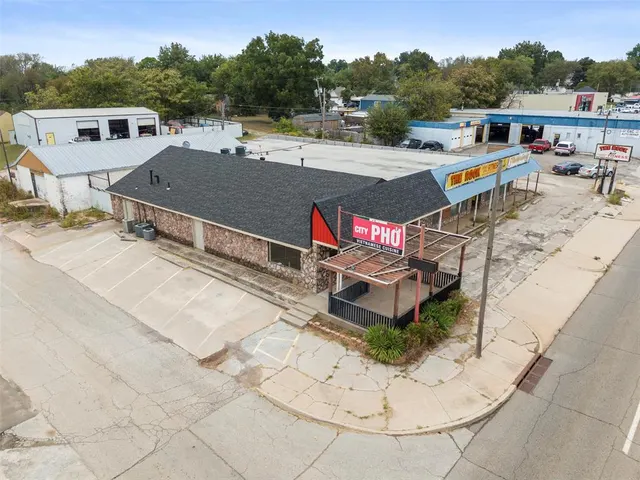 Photo 5 — 327 S Green Avenue, Purcell, OK 73080