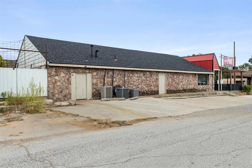 Photo 7 — 327 S Green Avenue, Purcell, OK 73080