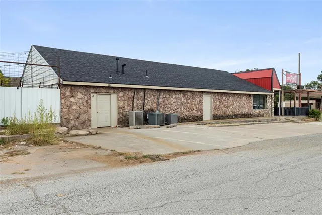 Photo 7 — 327 S Green Avenue, Purcell, OK 73080