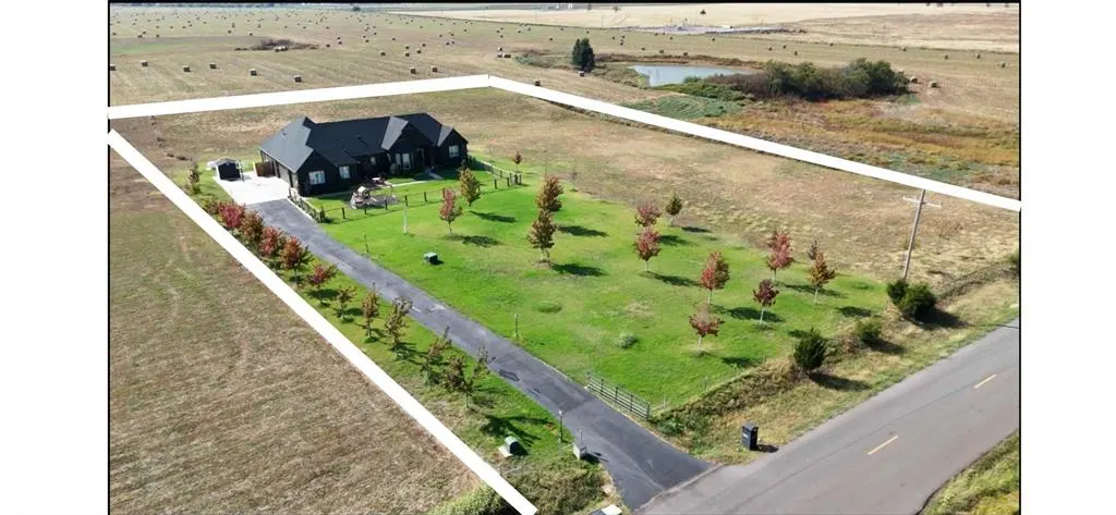 Photo 2 — 5870 NE Moffat Road, Piedmont, OK 73078
