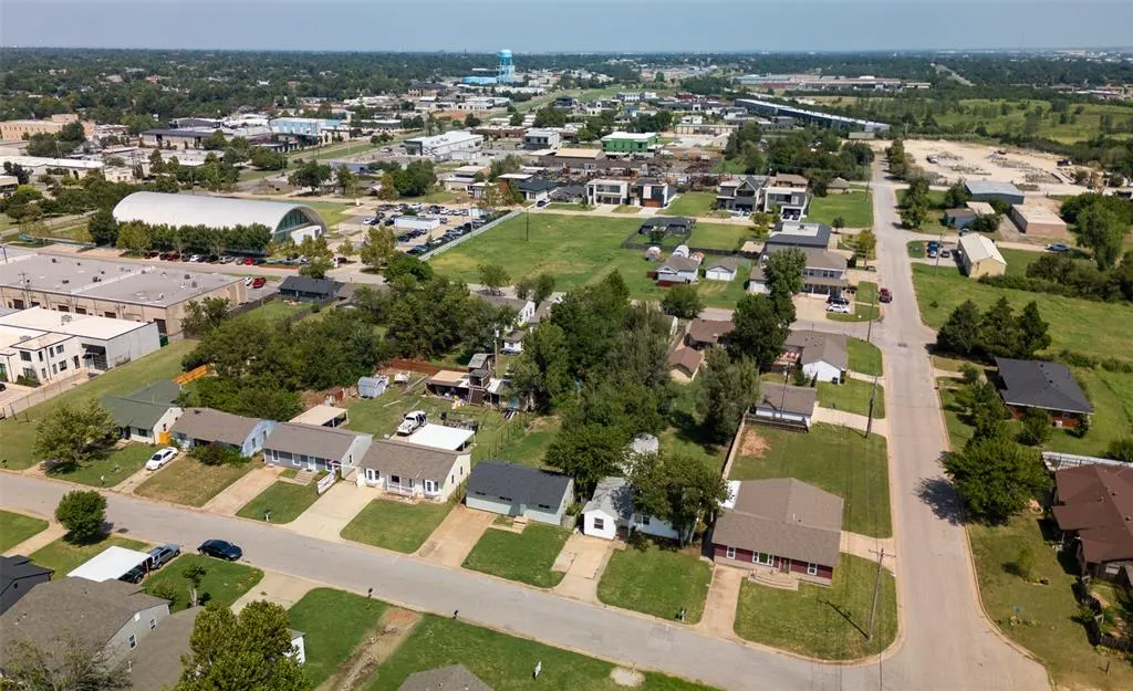 Photo 10 — 809 NW 66th Street, Oklahoma City, OK 73116