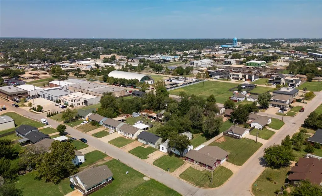 Photo 11 — 809 NW 66th Street, Oklahoma City, OK 73116