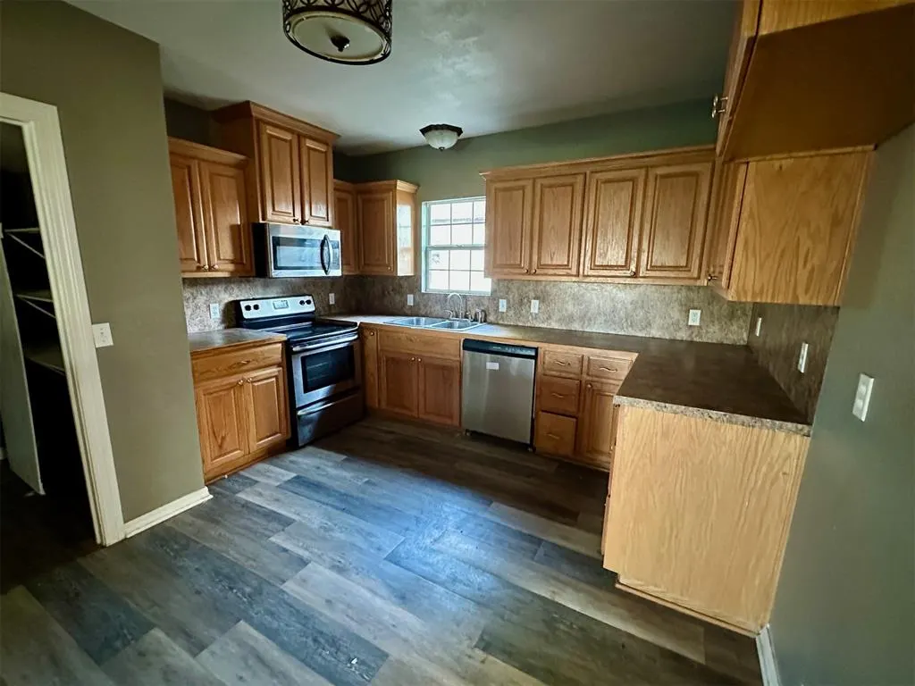 Photo 5 — 502 N Main Street, Elk City, OK 73644