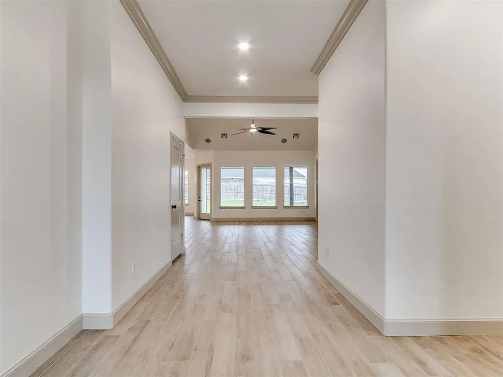Photo 4 — 809 Fox Hollow Drive, Norman, OK 73069