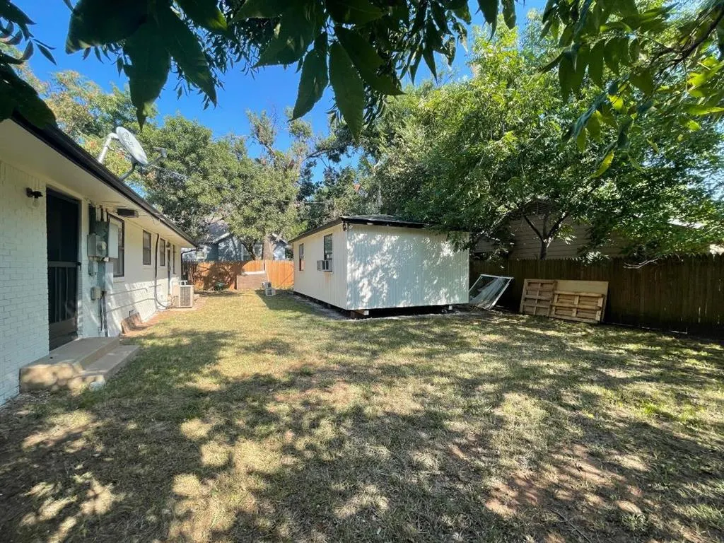 Photo 14 — 630 W Comanche Street, Norman, OK 73069