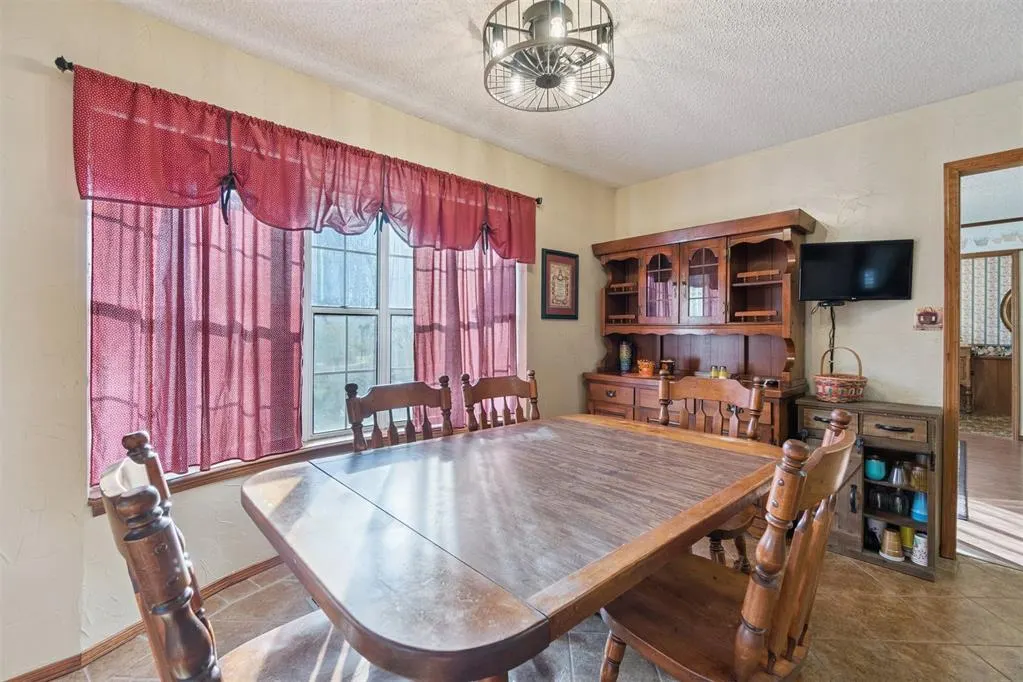 Photo 8 — 5501 Blackjack Ridge Road, Oklahoma City, OK 73150