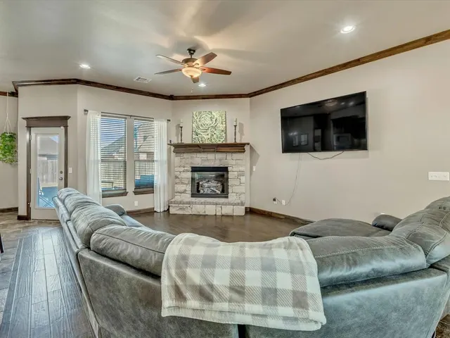 Photo 6 — 5504 St James Place, Oklahoma City, OK 73179