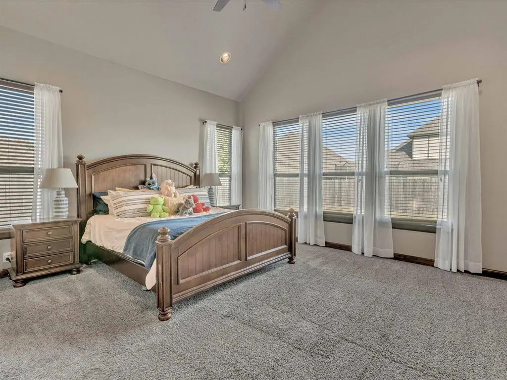 Photo 14 — 5504 St James Place, Oklahoma City, OK 73179