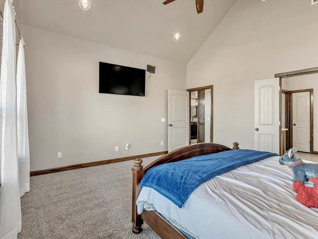 Photo 16 — 5504 St James Place, Oklahoma City, OK 73179