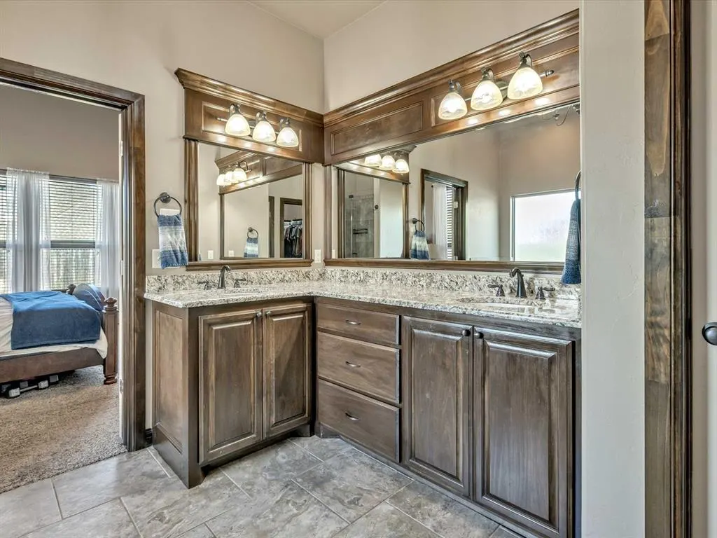 Photo 17 — 5504 St James Place, Oklahoma City, OK 73179