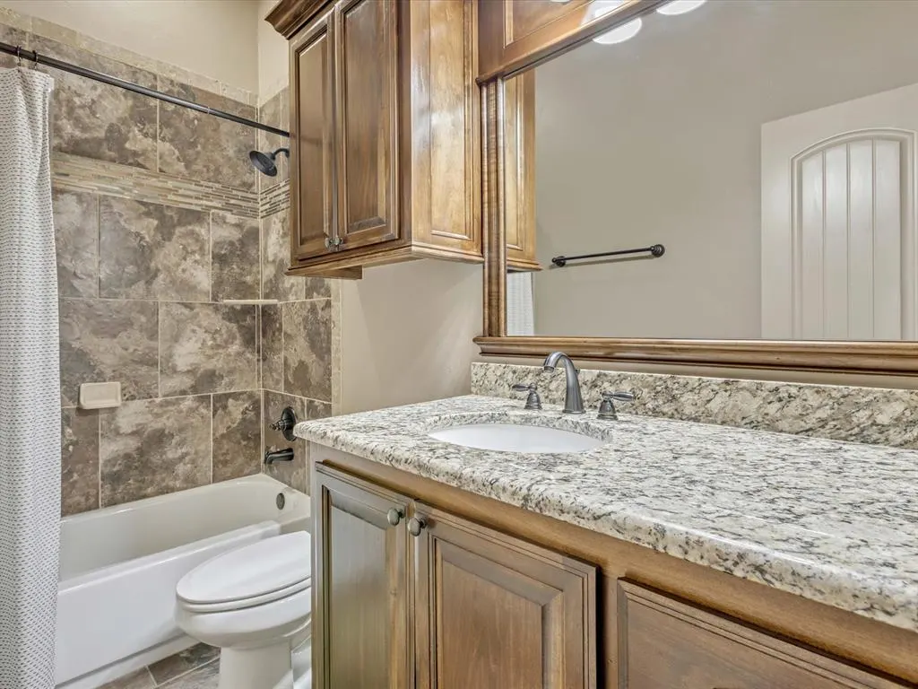 Photo 21 — 5504 St James Place, Oklahoma City, OK 73179