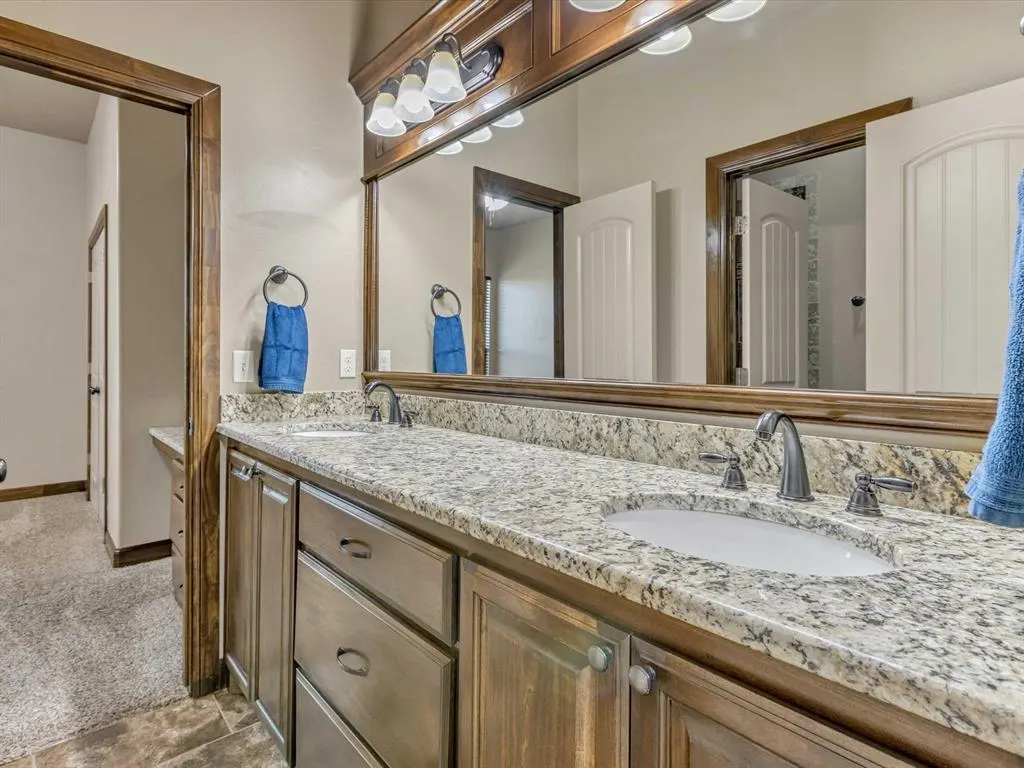 Photo 23 — 5504 St James Place, Oklahoma City, OK 73179