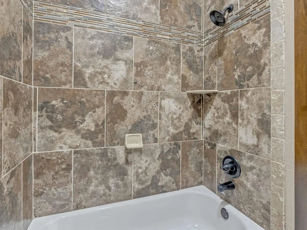 Photo 24 — 5504 St James Place, Oklahoma City, OK 73179