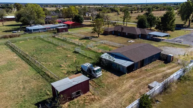 Photo 5 — 5807 Bluewater Road, Oklahoma City, OK 73165