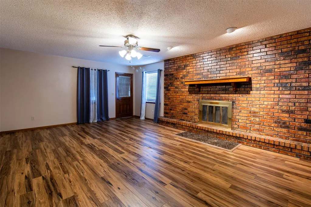 Photo 8 — 5807 Bluewater Road, Oklahoma City, OK 73165