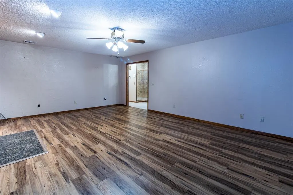 Photo 11 — 5807 Bluewater Road, Oklahoma City, OK 73165