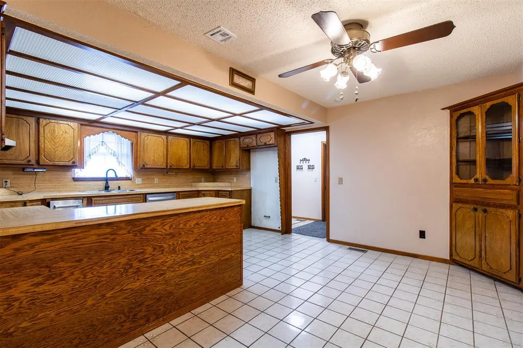 Photo 14 — 5807 Bluewater Road, Oklahoma City, OK 73165