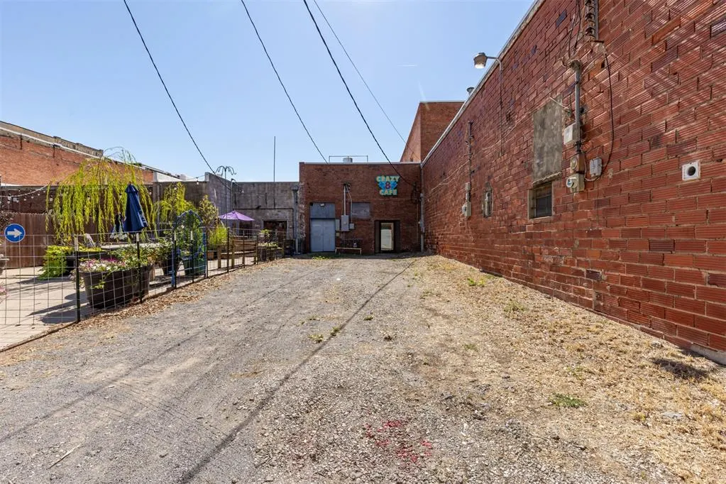 Photo 28 — 424 W Chickasha Avenue, Chickasha, OK 73018