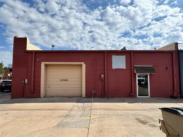 Photo 4 — 121 N Main Street, Elk City, OK 73644