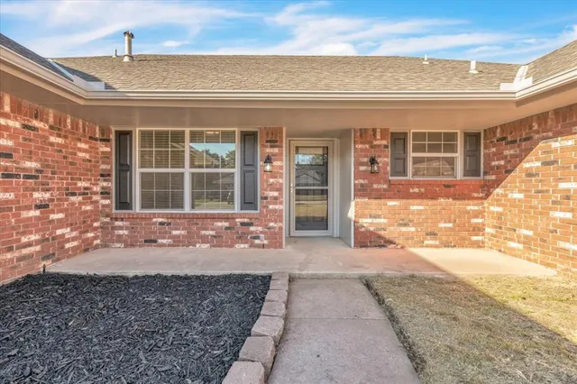 Photo 3 — 113 SW 99th Street, Oklahoma City, OK 73139