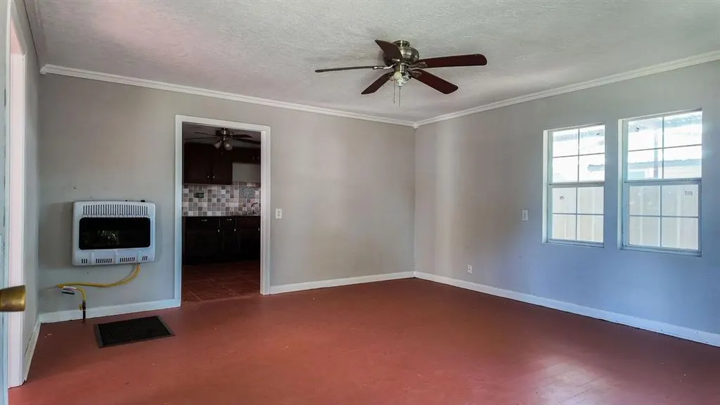 Photo 4 — 616 S 11th Street, Clinton, OK 73601