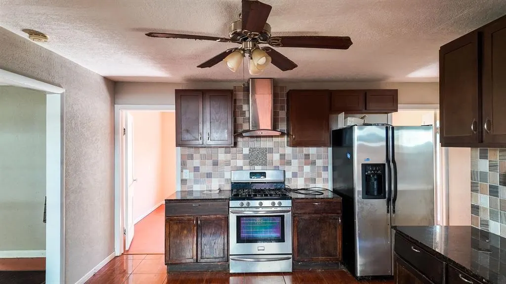 Photo 9 — 616 S 11th Street, Clinton, OK 73601
