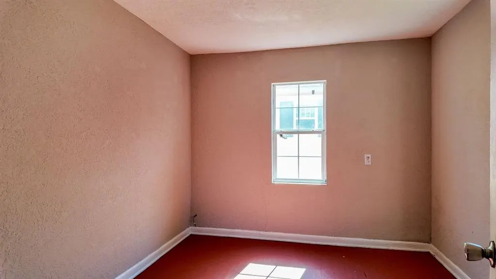 Photo 13 — 616 S 11th Street, Clinton, OK 73601