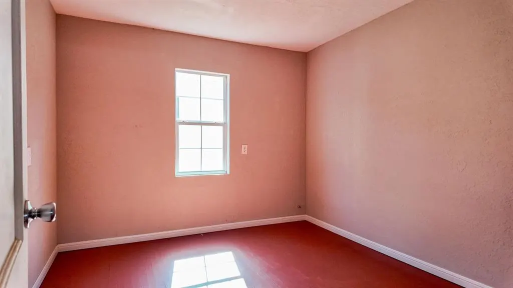 Photo 14 — 616 S 11th Street, Clinton, OK 73601