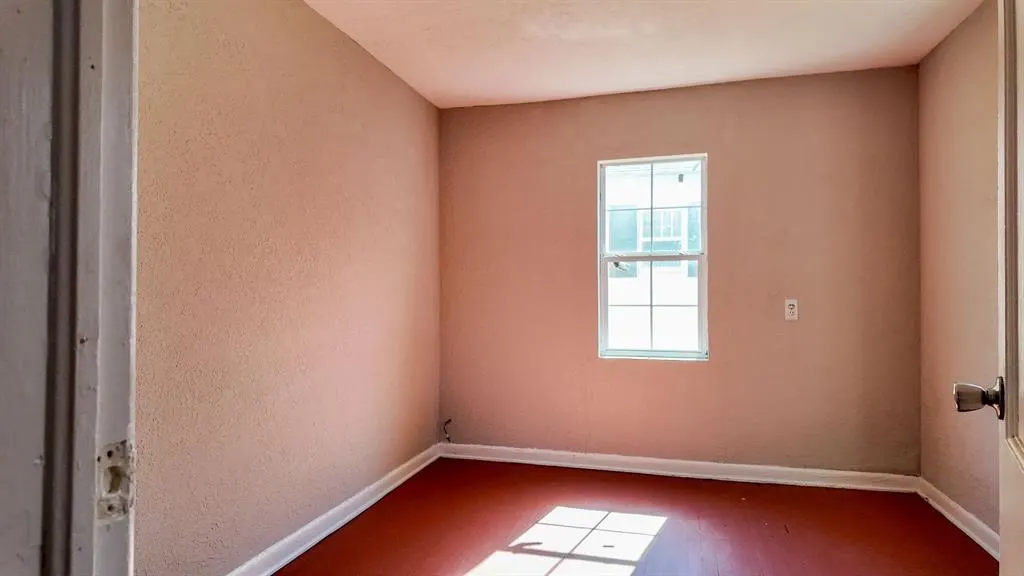 Photo 16 — 616 S 11th Street, Clinton, OK 73601