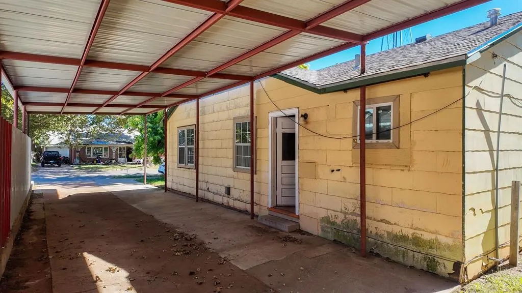 Photo 18 — 616 S 11th Street, Clinton, OK 73601